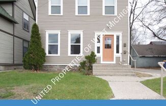 314 COLLEGE AVE NE