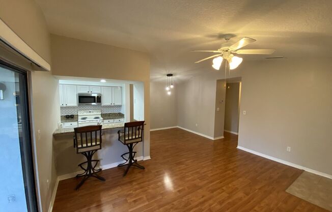 2 beds, 2 baths, $1,600