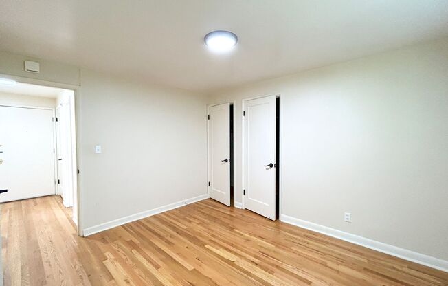 1 bed, 1 bath, 670 sqft, $1,995, Unit Hamrick 105