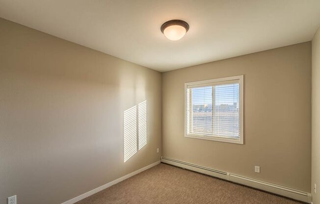 3 beds, 2 baths, 1,301 sqft, $1,730, Unit 212