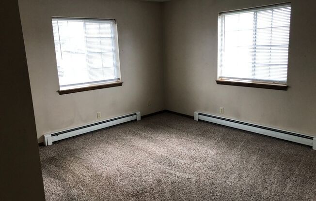 1 bed, 1 bath, $850, Unit Apt #5