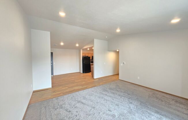 1 bed, 1 bath, 756 sqft, $1,025, Unit 3400 307