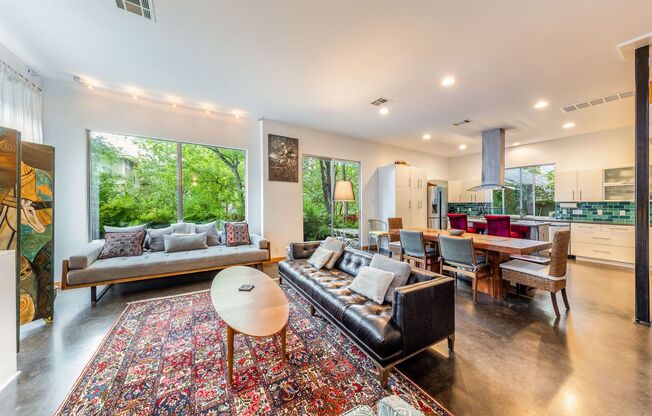 Gorgeous Fully Furnished Home in Brentwood - Short Term Lease  Options Available