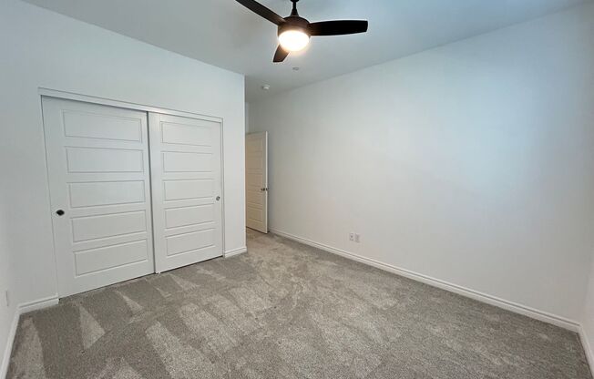 3 beds, 2.5 baths, $2,595, Unit # 1070