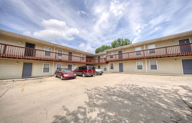 Romig Street Apartments - WW