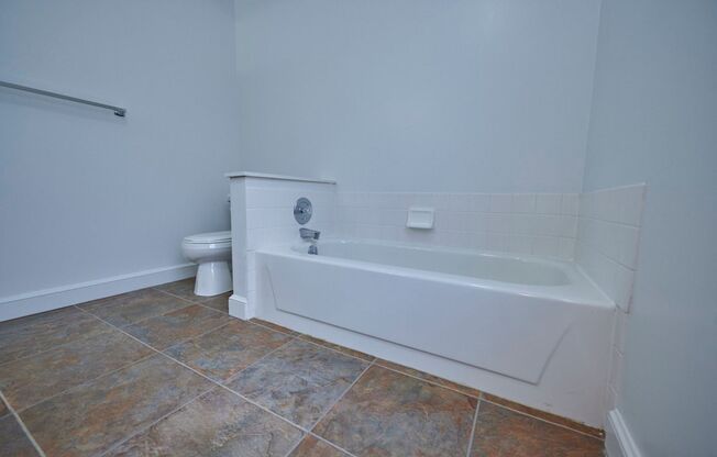 2 beds, 2 baths, 1,550 sqft, $2,290, Unit 6561