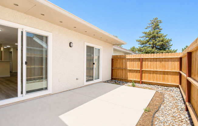 2 beds, 2 baths, 998 sqft, $2,150, Unit H-39