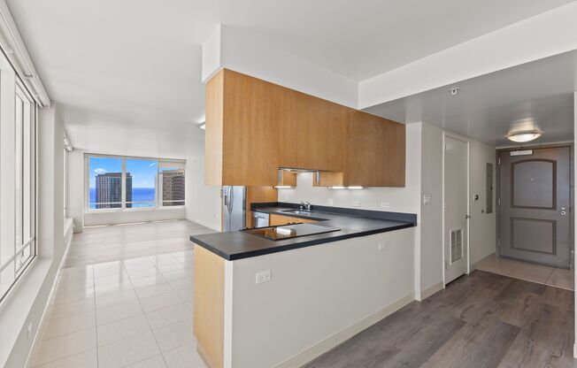 2 beds, 2 baths, $4,400, Unit # 4403