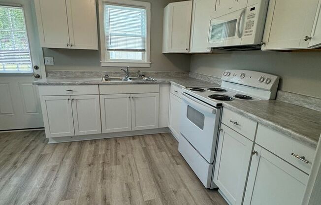 2 beds, 1 bath, $1,425