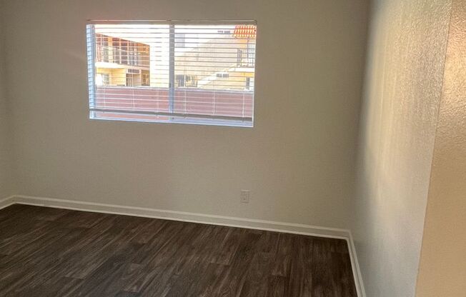 2 beds, 1 bath, $1,995, Unit 10