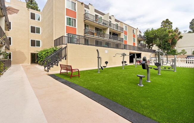 Parkway Plaza Apartments Outdoor Fitness Area