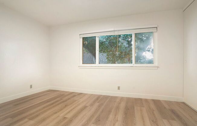 2 beds, 1.5 baths, $2,600, Unit 1117 Park Ave #D - LU