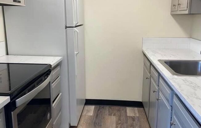 2 beds, 1 bath, 850 sqft, $1,300, Unit 47