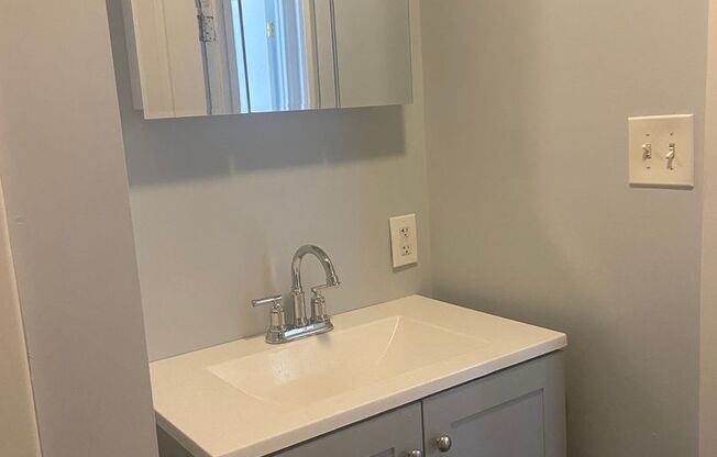 1 bed, 1 bath, $1,050