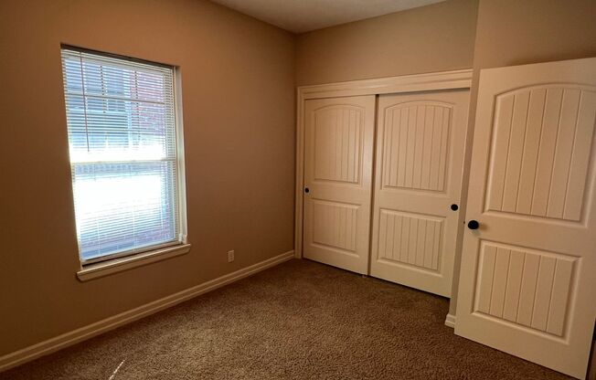 2 beds, 1 bath, 1,250 sqft, $1,795, Unit 615 - Unit 101 Duplex B1250