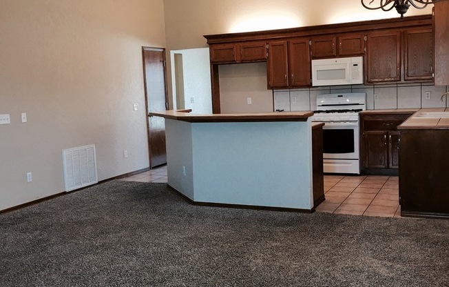 3 beds, 2 baths, $1,600