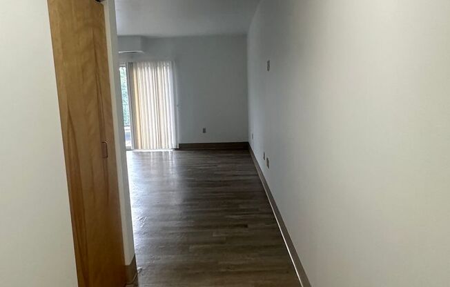 2 beds, 1 bath, 815 sqft, $1,750, Unit 609