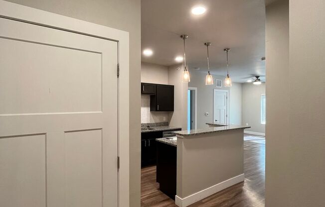 2 beds, 2 baths, 923 sqft, $1,550