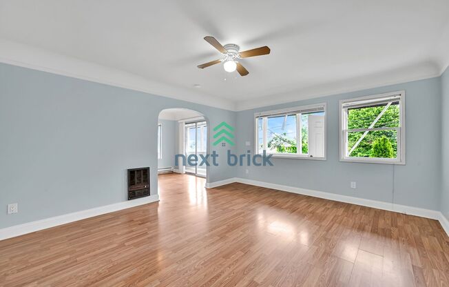 4 BEDS & 2 BATH DUPLEX FOR RENT