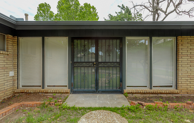 1700 N ALEXANDER LN