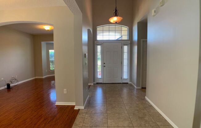 Spacious 4-Bedroom Home in the Heart of Oakleaf Plantation!
