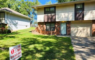 3 bedroom, 2 bathroom Duplex in Independence