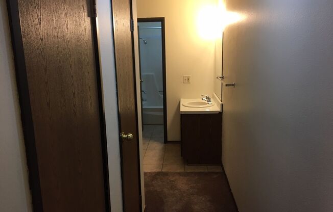 2 beds, 1 bath, 800 sqft, $845, Unit 26