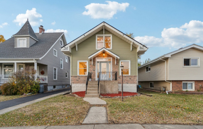 1106 ROSE AVE