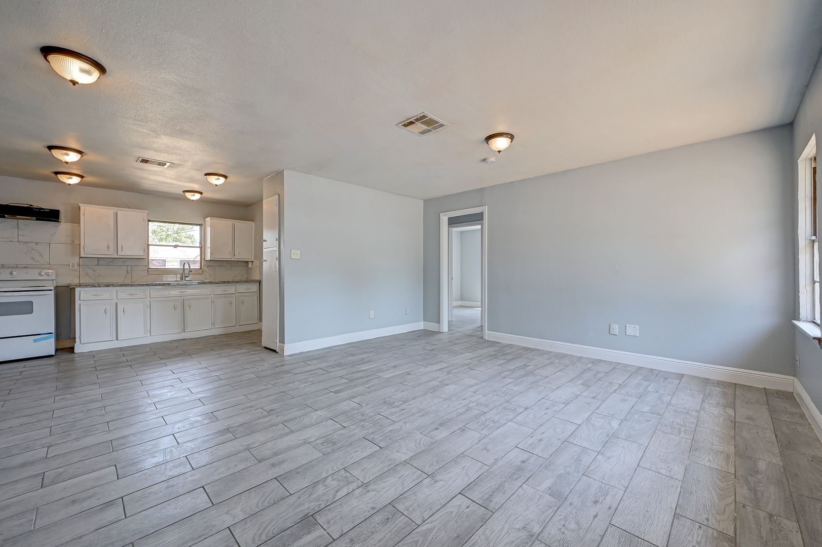 Prime Location, Perfect Home - 4-Bed, 2-Bath Beauty in Houston!