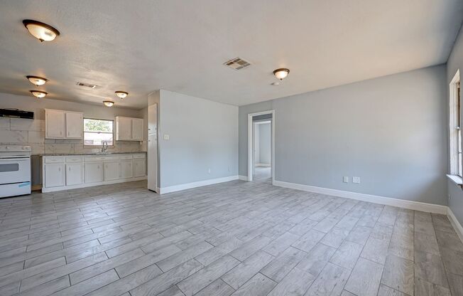 Prime Location, Perfect Home - 4-Bed, 2-Bath Beauty in Houston!