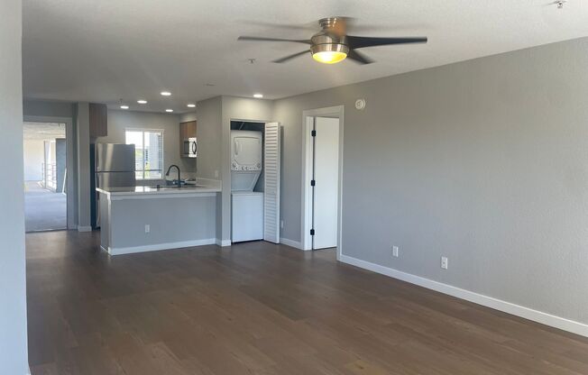 2 beds, 2 baths, 1,013 sqft, $3,515, Unit F-312