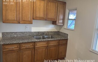 438 W 21 ST