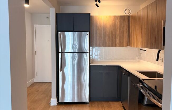 1 bed, 1 bath, 829 sqft, $2,562, Unit 1210