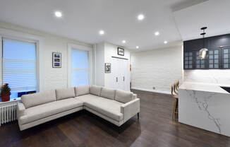 124 THOMPSON ST