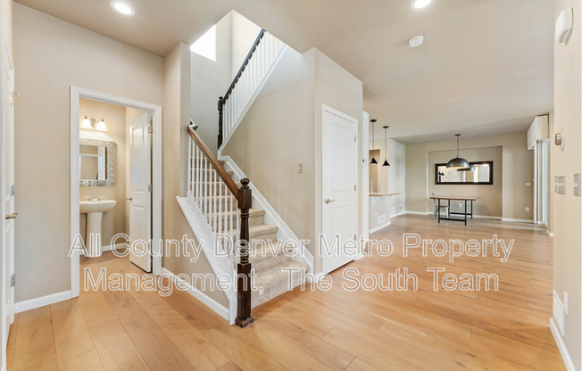 536 E FREEMONT PL