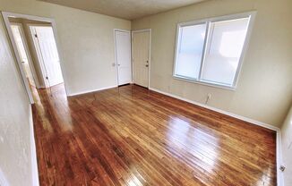 2 beds, 1 bath, $900