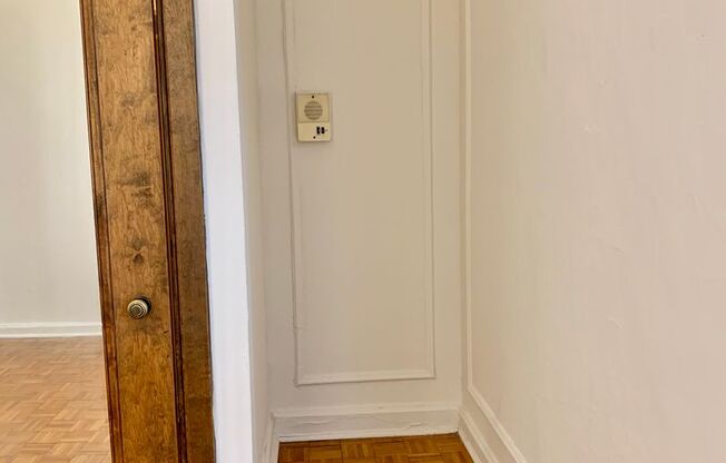 Studio, 1 bath, 300 sqft, $1,365, Unit 530-512