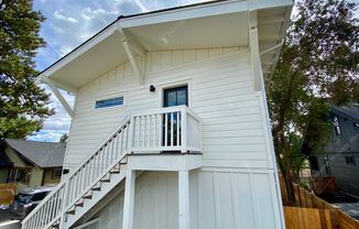 Modern 1 Bedroom ADU near Downtown Bend - utilities included!