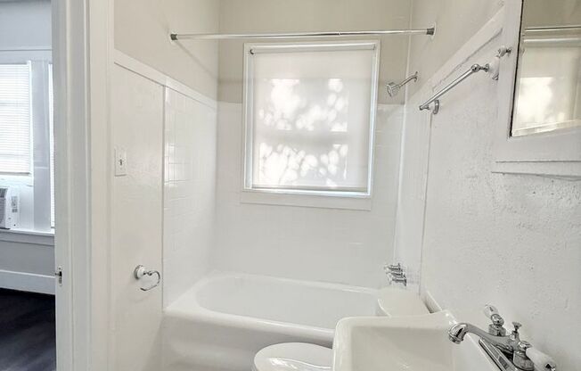 1 bed, 1 bath, $1,135, Unit B2602
