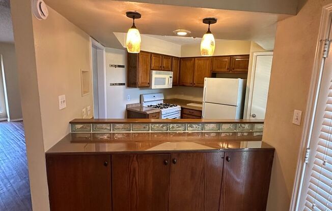 Cozy 2 Bedroom Condo near Kessler Park