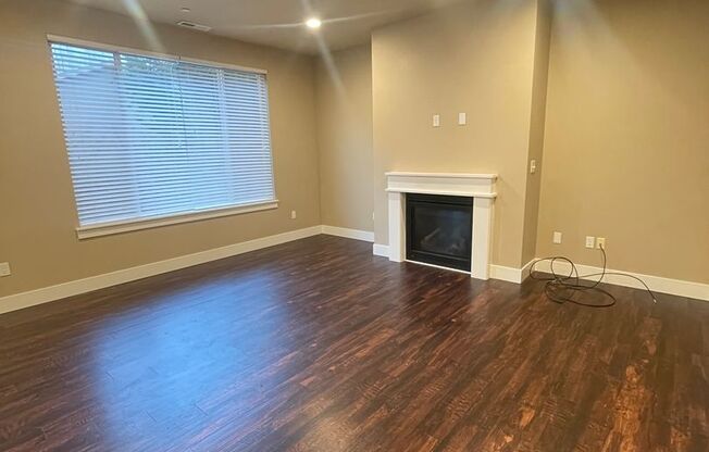 Spacious 4 Bedroom Home in Olympia