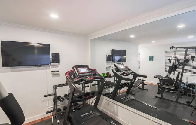 1 bed, 1 bath, 560 sqft, $2,095, Unit 28-08