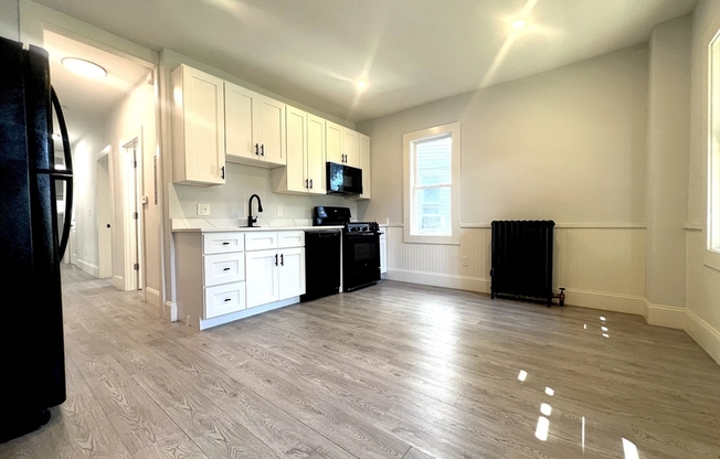 3 beds, 1 bath, 1,420 sqft, $3,200, Unit 1