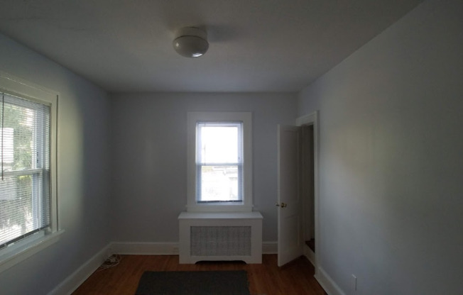 123 W BROAD ST