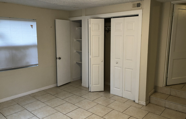 Single Family Home 4Bed/2Bath+nice size back yard ready Mid-June 2026 $1750/month