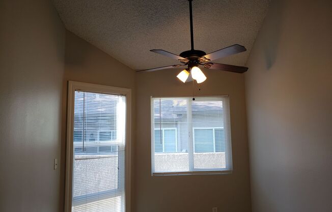 2 beds, 1.5 baths, 1,000 sqft, $2,295