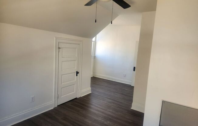 2 beds, 1 bath, 900 sqft, $1,095, Unit #3