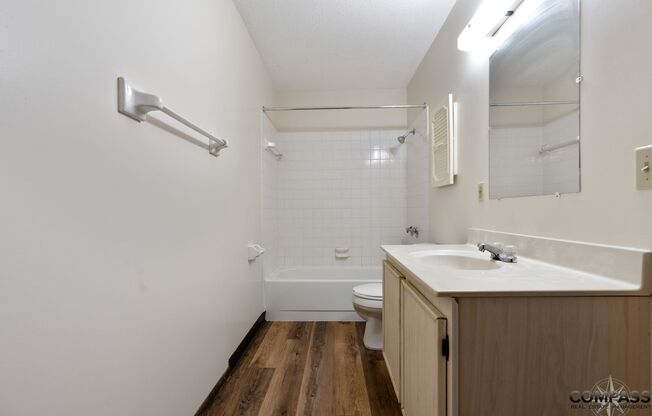 1 bed, 1 bath, 709 sqft, $1,045, Unit 2214-227