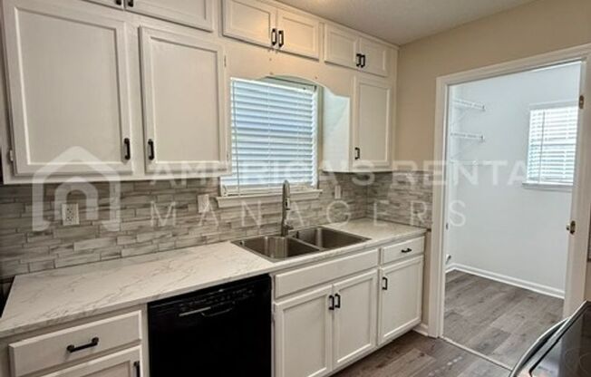 3 beds, 2 baths, $1,595