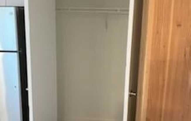 Studio, 1 bath, 344 sqft, $1,399, Unit 217